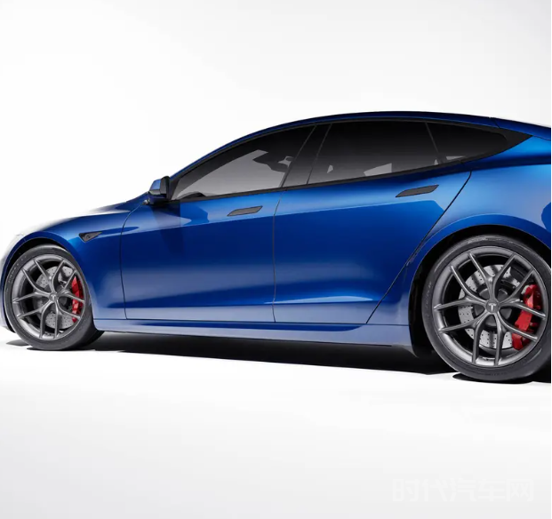 特斯拉推出Model S Plaid碳陶瓷刹车套件，售价109,494元